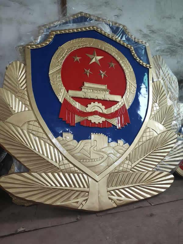 警徽廠家如何應(yīng)對生產(chǎn)過程中出現(xiàn)的質(zhì)量問題
